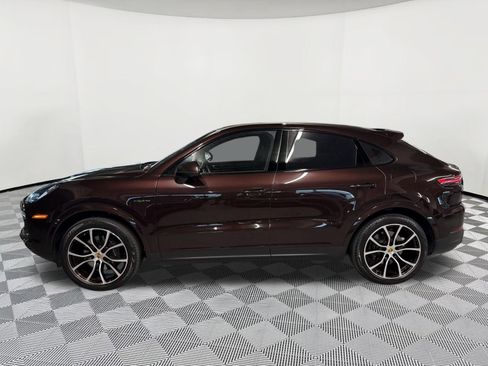 Certified 2023 Porsche Cayenne Platinum Edition AWD/4WD image 2
