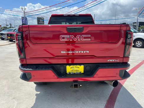 Used 2024 GMC Sierra 2500 AT4 w/ AT4 Premium Plus Package AWD/4WD image 6