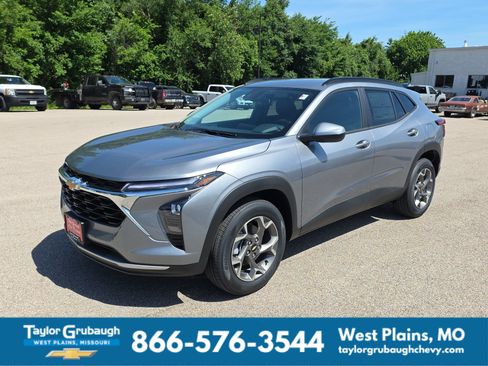 New 2026 Chevrolet Trax LT w/ Driver Confidence Package FWD image 4