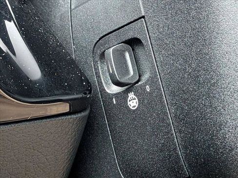 Certified 2025 Mercedes-Benz GLA 250 4MATIC image 17