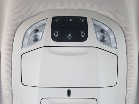 Used 2024 Chrysler Pacifica Touring-L FWD image 25