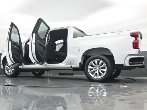 Used 2023 Chevrolet Silverado 1500 Custom image 39