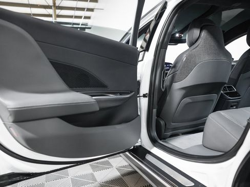 Used 2022 Lucid Air Grand Touring image 30