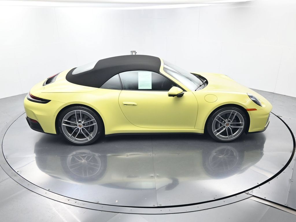 Certified 2025 Porsche 911 Carrera RWD image 40