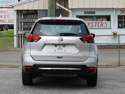 Used 2018 Nissan Rogue S AWD/4WD image 7