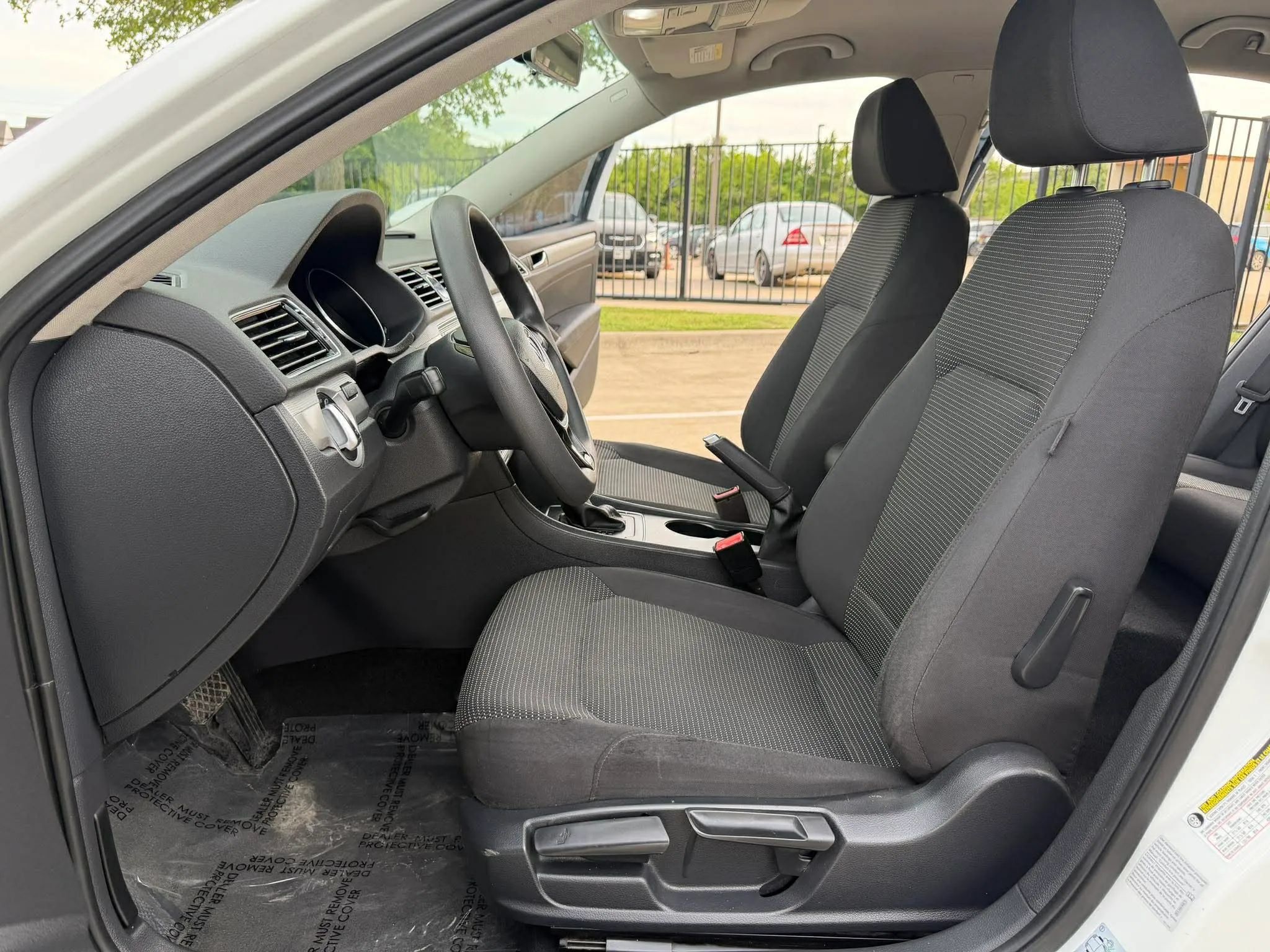 Used 2017 Volkswagen Passat 1.8T S FWD image 18