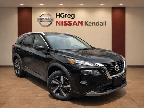Certified 2024 Nissan Rogue SV w/ SV Premium Package FWD image 3