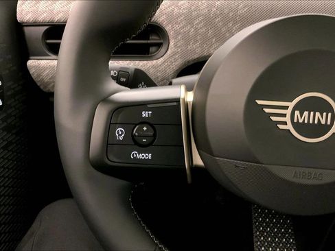 Certified 2025 MINI Cooper S image 18