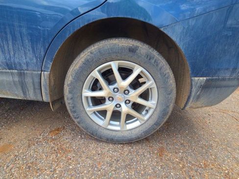 Used 2024 Chevrolet Equinox LT w/ LPO, Floor Liner Package FWD image 16