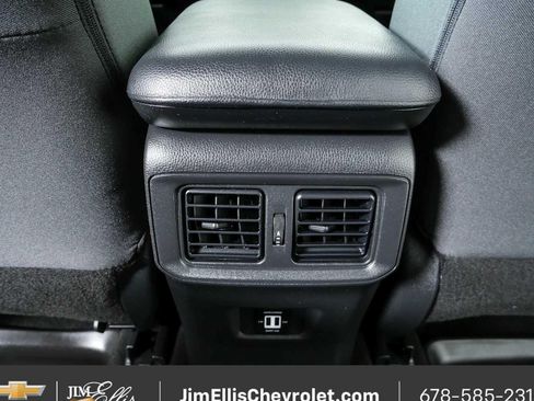 Used 2022 Toyota RAV4 LE FWD image 17