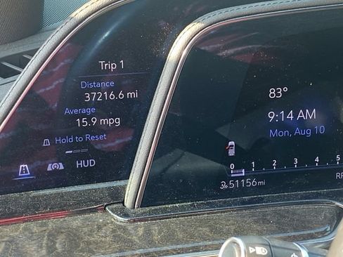 Used 2023 Cadillac Escalade Premium Luxury AWD/4WD image 28
