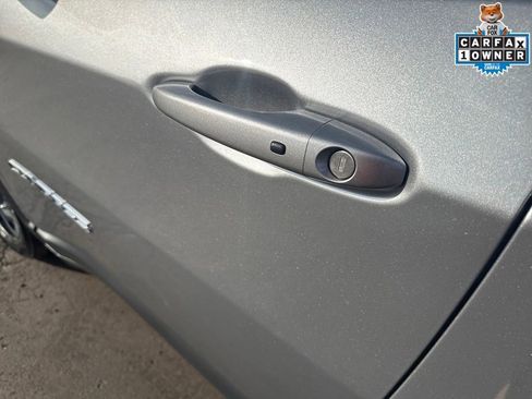 Certified 2022 Jeep Compass Limited image 9