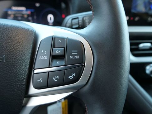 Used 2025 Ford Explorer Active w/ Active Comfort Package image 16