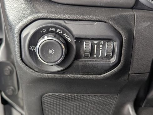 Used 2022 Jeep Wrangler Sport AWD/4WD image 13