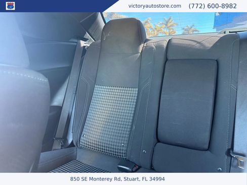 Used 2019 Dodge Challenger SXT image 43