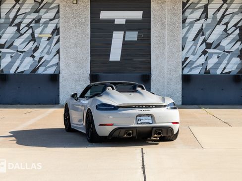 Used 2022 Porsche 718 Boxster Spyder RWD image 11