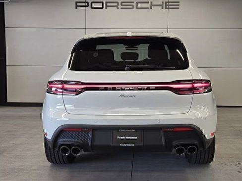Certified 2025 Porsche Macan AWD/4WD image 5