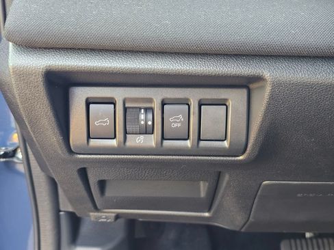 Used 2024 Subaru Outback Premium AWD/4WD image 23