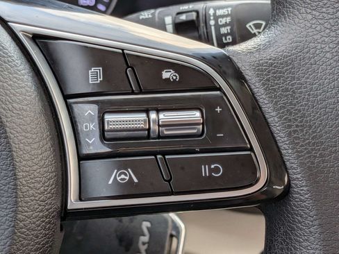 Used 2023 Kia Forte LXS w/ LXS Technology Package FWD image 30