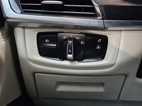 Used 2017 BMW X5 xDrive40e image 34