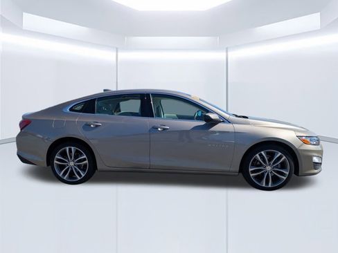 Used 2024 Chevrolet Malibu LT image 3