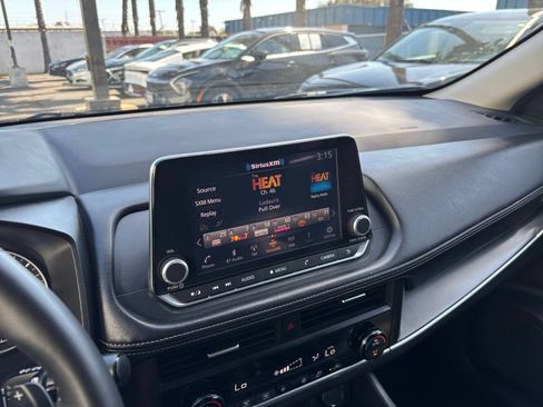 Used 2025 Nissan Rogue SV FWD image 20