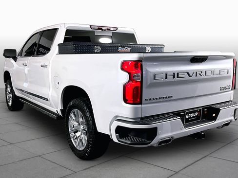 Certified 2024 Chevrolet Silverado 1500 High Country w/ Technology Package AWD/4WD image 12