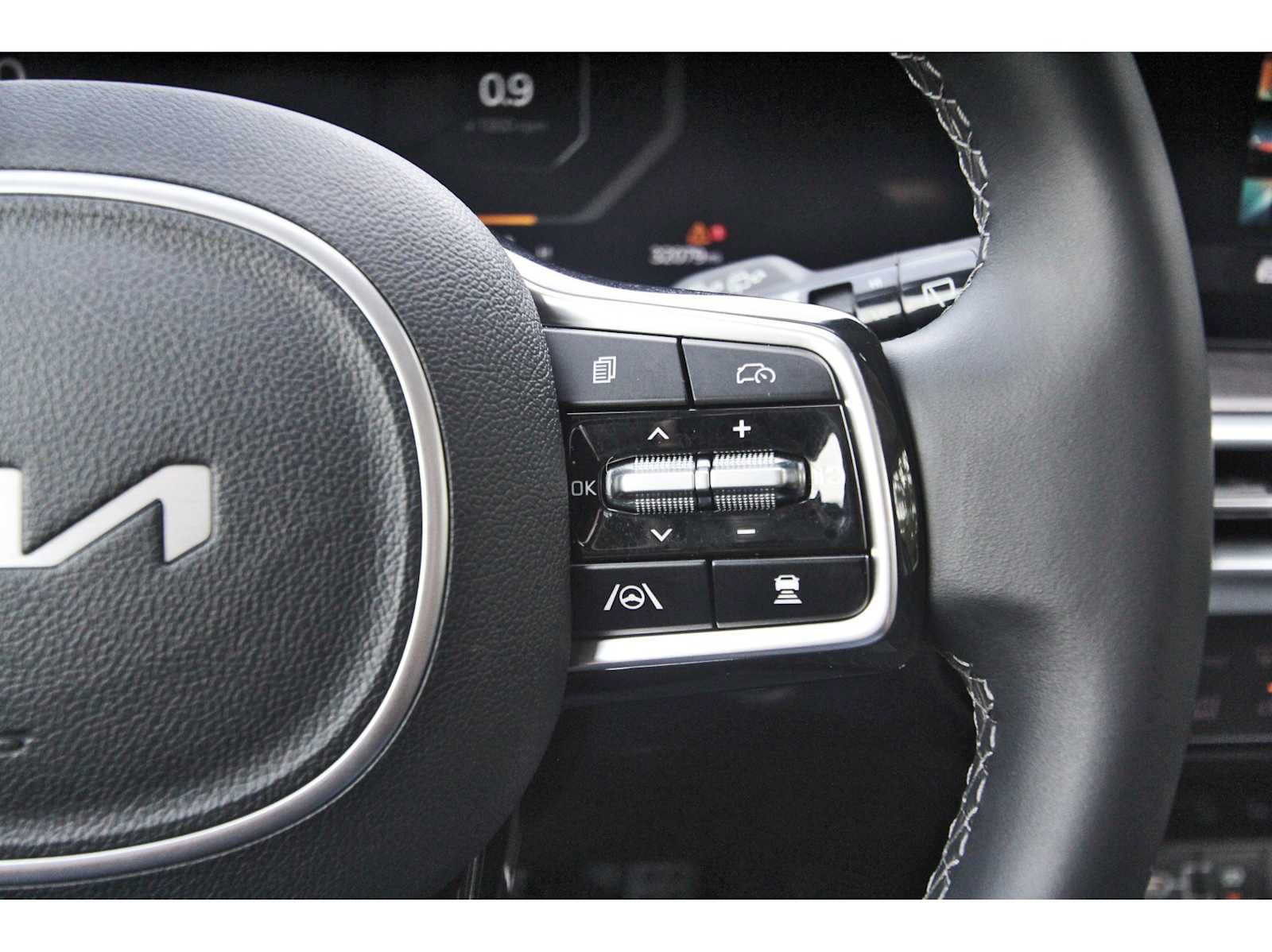 Used 2024 Kia Sorento SX AWD/4WD image 17