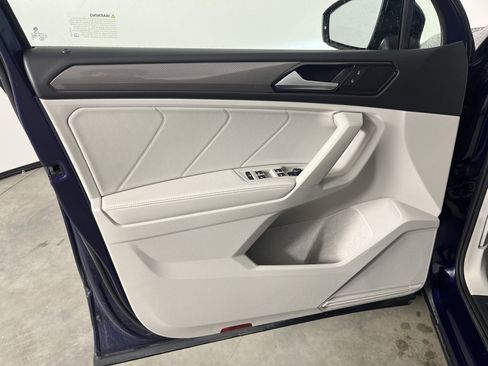 Certified 2022 Volkswagen Tiguan SE w/ Panoramic Sunroof Package image 17