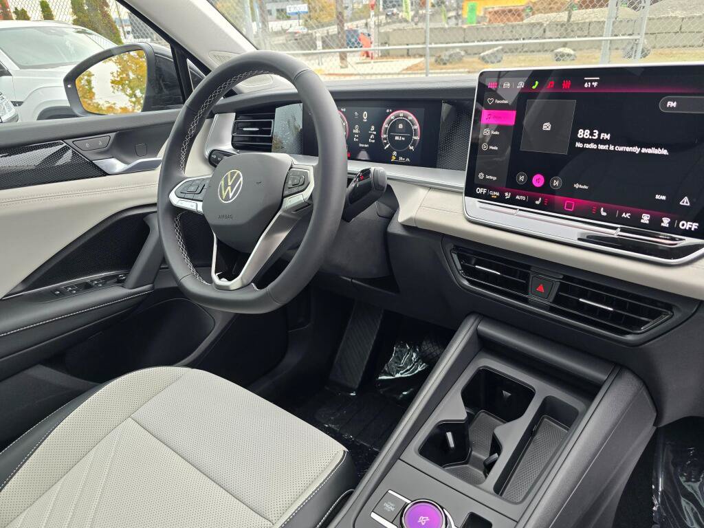 New 2026 Volkswagen Tiguan SE AWD/4WD image 12