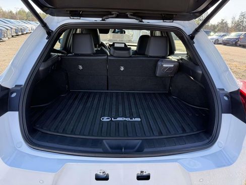 Used 2023 Lexus UX 250h F Sport image 30