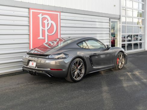 Used 2018 Porsche 718 Cayman GTS image 37