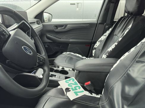 Used 2023 Ford Escape Active w/ Tech Pack #1 AWD/4WD image 5