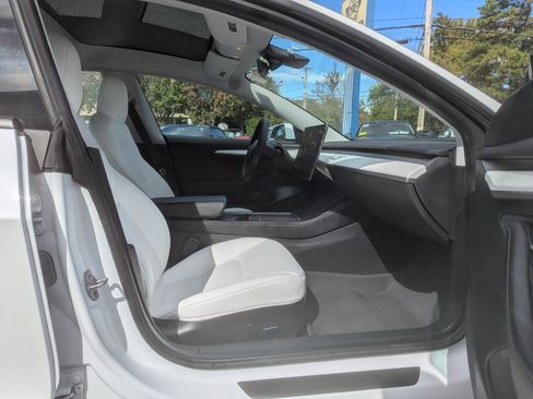 Used 2021 Tesla Model 3 Standard Range Plus image 29