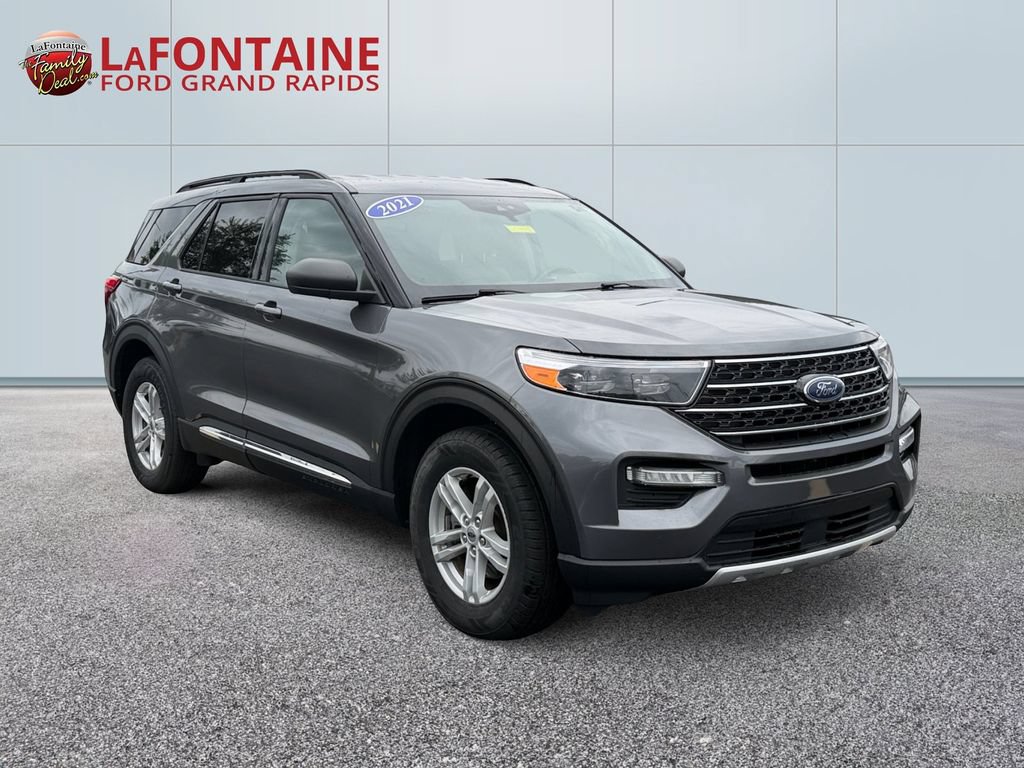Used 2021 Ford Explorer XLT w/ Equipment Group 202A AWD/4WD image 3