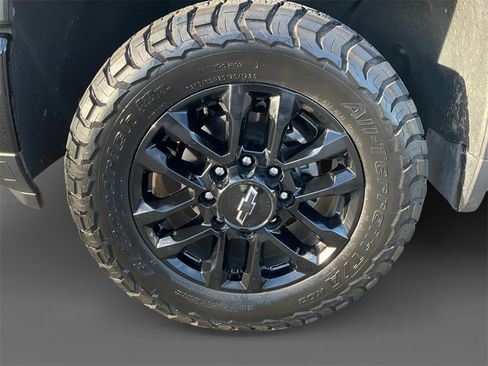 Used 2025 Chevrolet Silverado 2500 LTZ w/ Trail Boss Package image 13