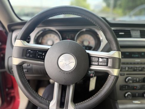 Used 2010 Ford Mustang Premium RWD image 12