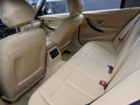 Used 2014 BMW 320i Sedan image 32