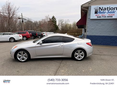 Used 2012 Hyundai Genesis 2.0T RWD image 3