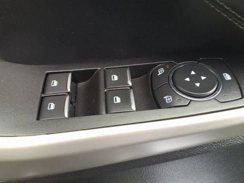 Used 2021 Ford Explorer XLT w/ Equipment Group 202A image 15