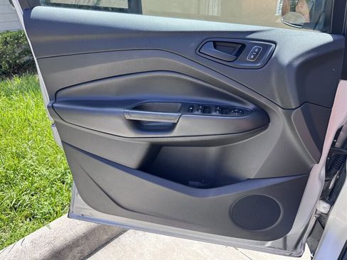 Used 2019 Ford Escape S image 17