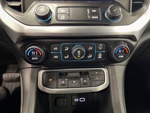 Certified 2023 GMC Acadia SLE w/ Driver Convenience Package image 19