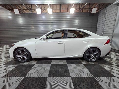 Used 2018 Lexus IS 300 image 8