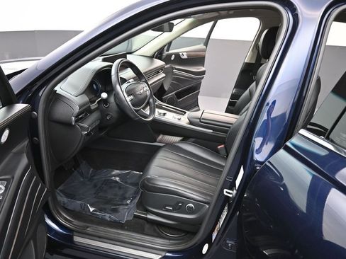 Used 2024 Genesis GV80 2.5T AWD/4WD image 11