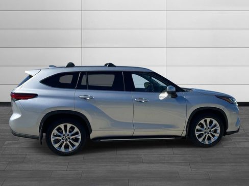 Used 2021 Toyota Highlander Limited FWD image 6