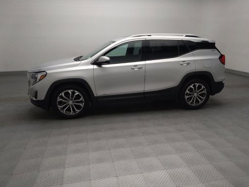 Used 2020 GMC Terrain SLT FWD image 2