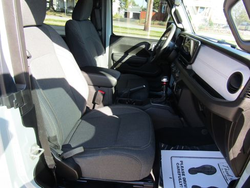 Used 2024 Jeep Wrangler Sport image 16