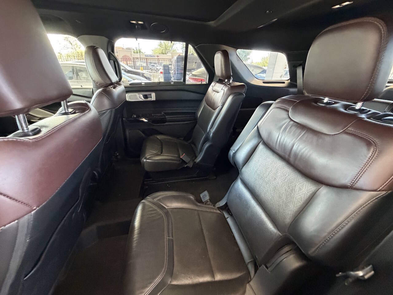 Used 2022 Ford Explorer Platinum w/ Premium Technology Package AWD/4WD image 13