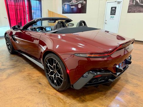 Used 2021 Aston Martin V8 Vantage Roadster image 7