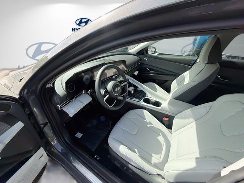 New 2026 Hyundai Elantra Limited FWD image 7